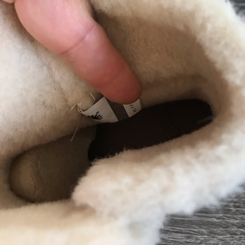 UGG AIKA SNEAKERS - Picture 3 of 6